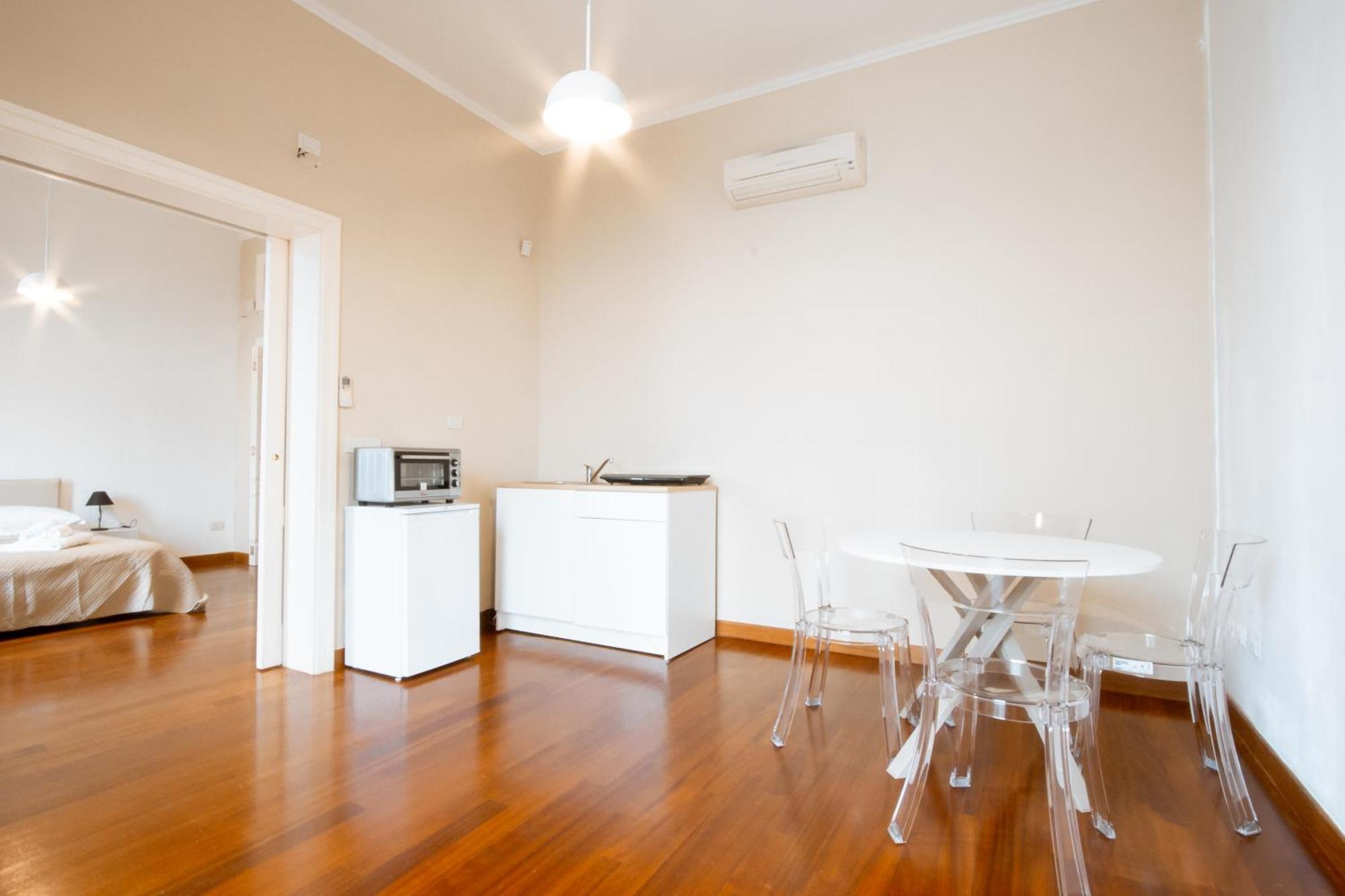 Dimora Adua Apartment Bari Bagian luar foto