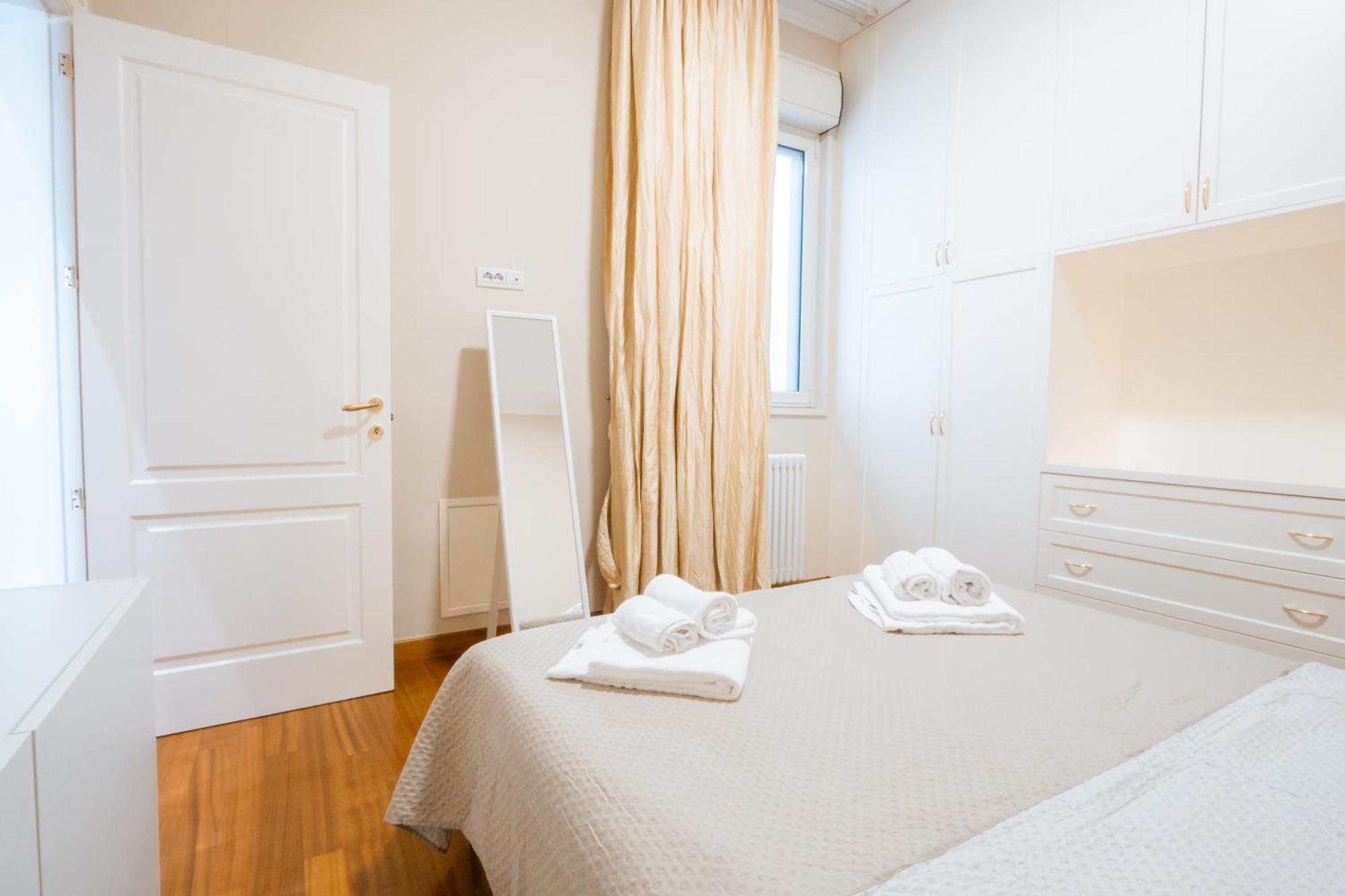 Dimora Adua Apartment Bari Bagian luar foto